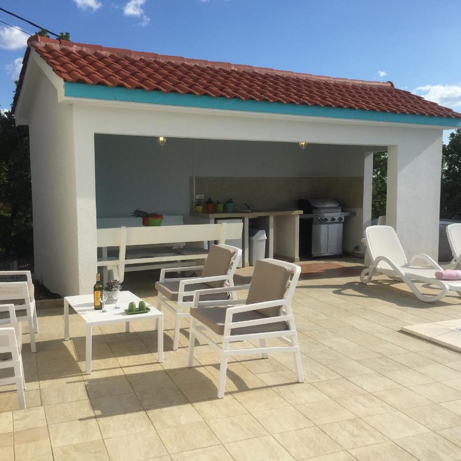 Holiday Home Aqua Šmrika 外观 照片